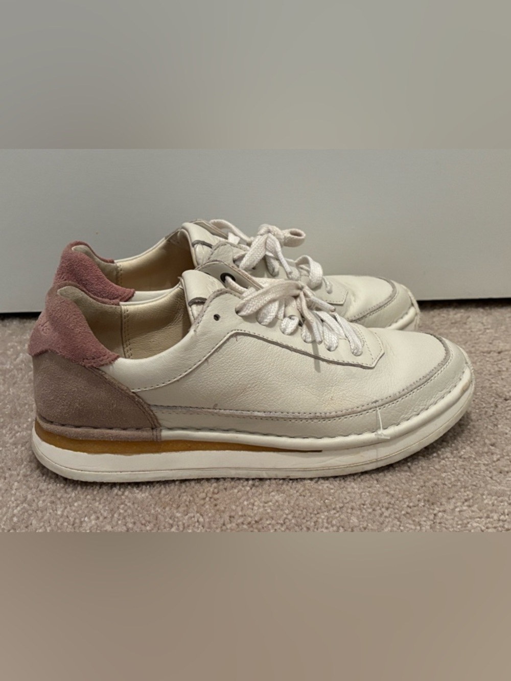 Clark’s Women’s Size 7 Craft Run Lace Trainers Leather Low-Top Sneakers White